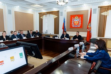 В повестке – бюджет и дополнительные требования к легковому такси